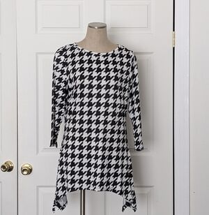 Black and White Houndstooth Tunic Top